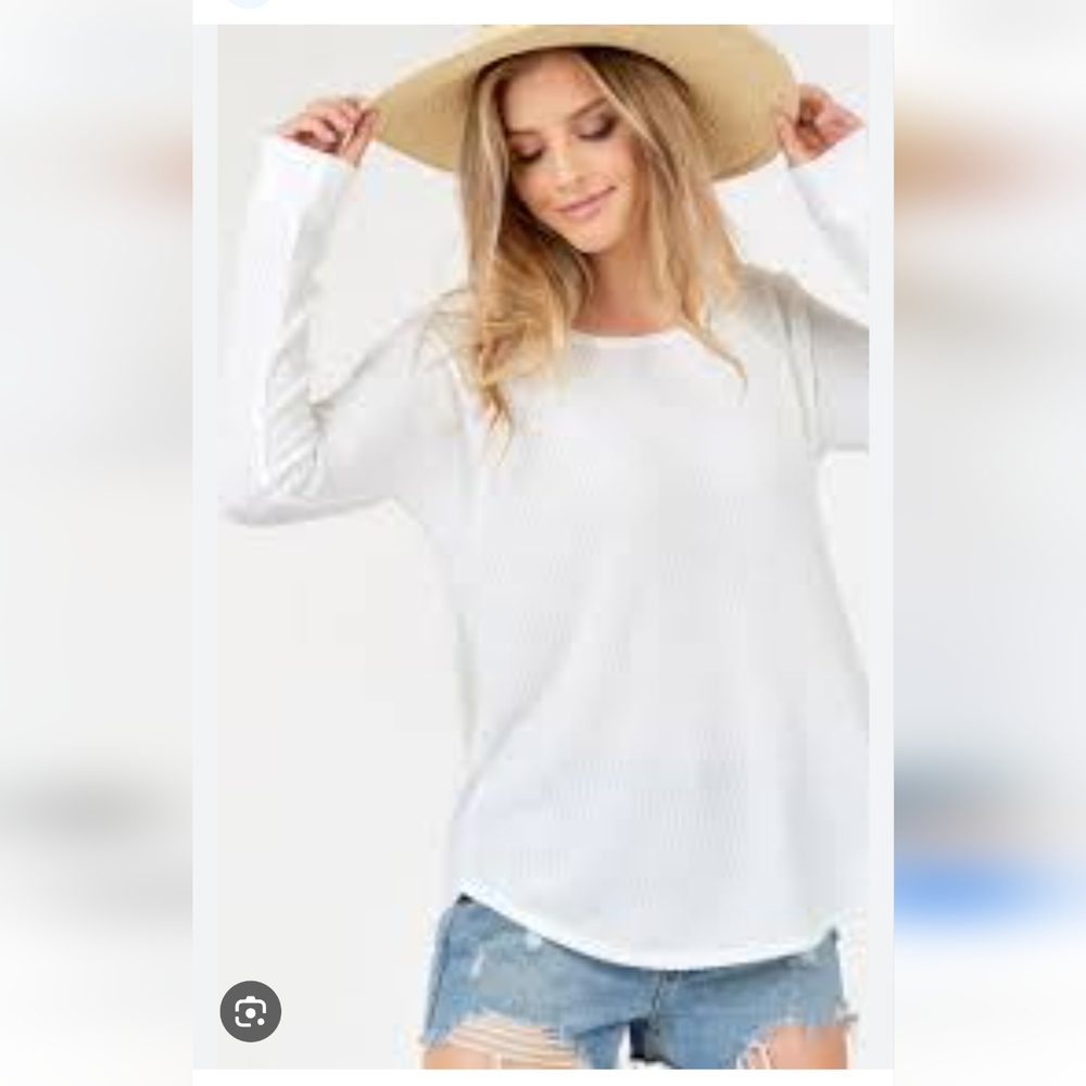Aritzia TNA White Waffle Thermal Knit Raglan Long Sleeve Top Size M